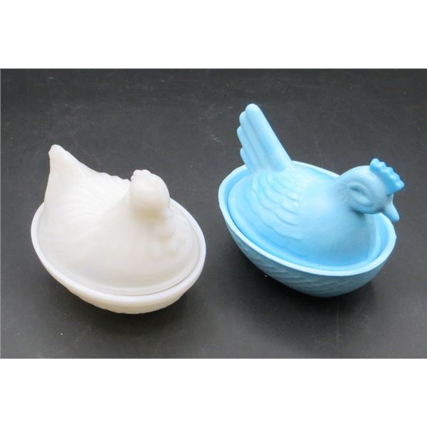 Blue & White Glass Chicken on Nest 5" Long