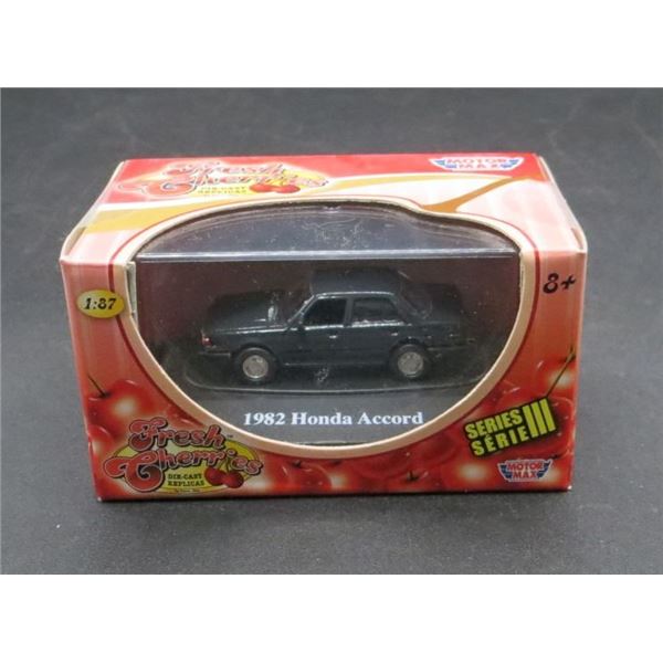 Motor Max Fresh Cherries 1:87 Scale Die-Cast 1982 Honda Accord Grey