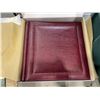 Image 4 : TOTE WITH DECOR ITEMS, PHOTO ALBUM AND HARDCOVER BOOK