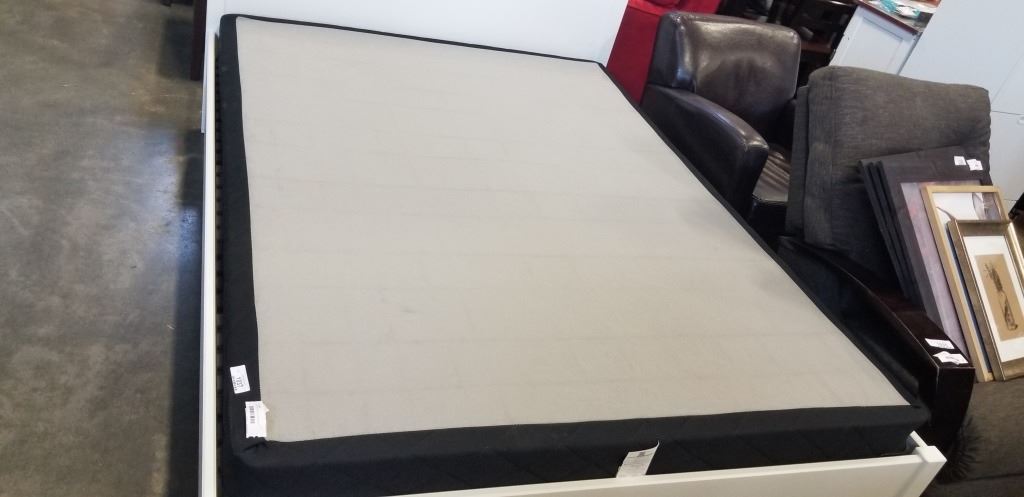 Used Queen Size Box Spring QUEEN SIZE LOW PROFILE BOX SPRING - Big Valley Auction