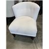 Image 1 : LAZ Y BOY BUTTON BACK TUB CHAIR