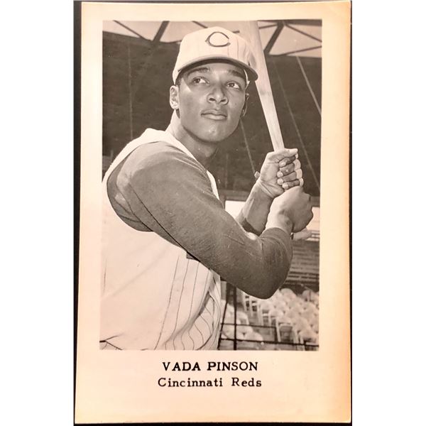 1964 CINCINNATI REDS POSTCARD - VADA PINSON