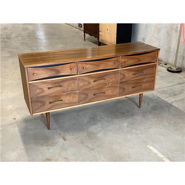 Mid Century 9 Drawer Dresser - Approx: 62 x17 & 31"T