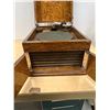 Image 9 : Victrola by Victor Talking Machine Co. Gramophone