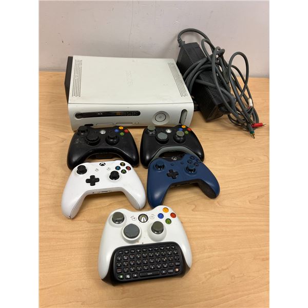 250GB Microsoft XBOX 360 & accessories - not tested, see all photos