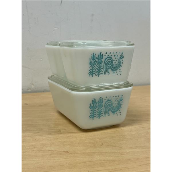 Pyrex Amish / Butterprint Fridge Dishes with lids - lids have some small chips