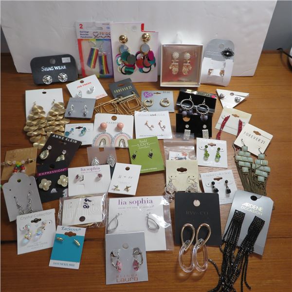 Lot of 37 pairs of brand new earrings.  All so beautiful!