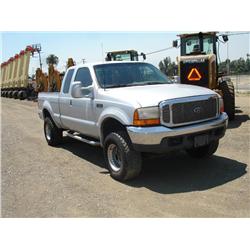 2000 FORD F350 XLT 4X4 EXTENDED CAB PICKUP TRUCK, s/n: 1FTSX31F0YEB10974