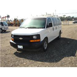2004 CHEVROLET 1500 EXPRESS PASSENGER VAN, s/n: 1GNFG15T641186620