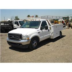 2002 FORD F350 XL SUPER DUTY S/A UTILITY TRUCK, s/n: 1FDWF36F92ED68975