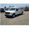 Image 1 : 2004 FORD F350 XL SUPER DUTY S/A SUPER CAB UTILITY TRUCK, s/n: 1FDSX34L54ED99602