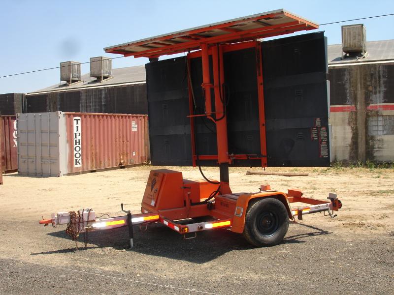Addco Signs 1997 ADDCO DH1000 DOT-SIGN PORTABLE MESSAGE BOARD, s/n: 584912