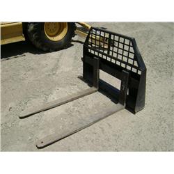CATERPILLAR FORK ATTACHMENT, s/n: N/A