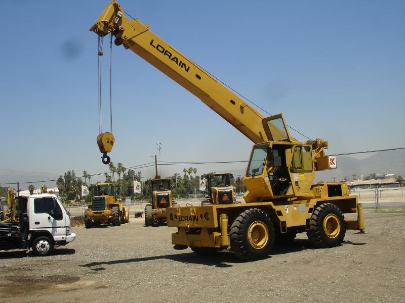 LORAIN LRT 180 18 TON HYDRAULIC ROUGH TERRAIN CRANE, s/n 61121
