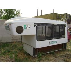 FIBERGLASS AUCTION TOPPER
