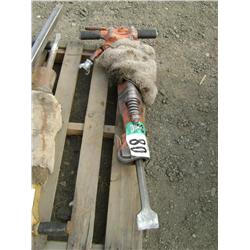 PNEUMATIC PAVEMENT BREAKER