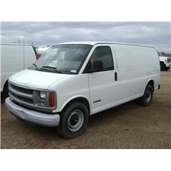 2000 CHEVROLET 2500 PANEL VAN, s/n: 1GCGG25R4Y1137476