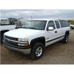 1999 CHEVROLET 2500 LS 4X4 EXTENDED CAB PICKUP TRUCK, s/n: 1GCGK29U2XE149677