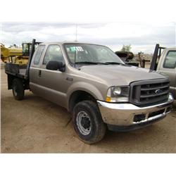 2003 FORD F250XL SD 4X4 SUPER CAB FLATBED TRUCK, s/n: 1FTNX21L83EC91036