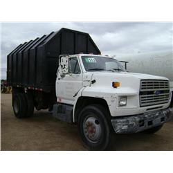 1987 FORD F700 S/A CHIPPER TRUCK, s/n: 1FDXF7073HVA05061