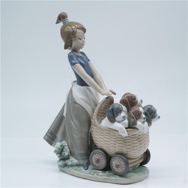 Lladro Porcelain Figurine, Litter of Fun 6354