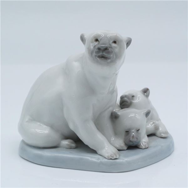 Lladro Porcelain Figurine, Miniature Polar Bear 1005434