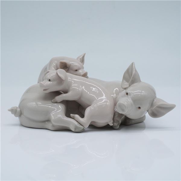 Lladro Porcelain Figurine, Playful Piglets 1005228