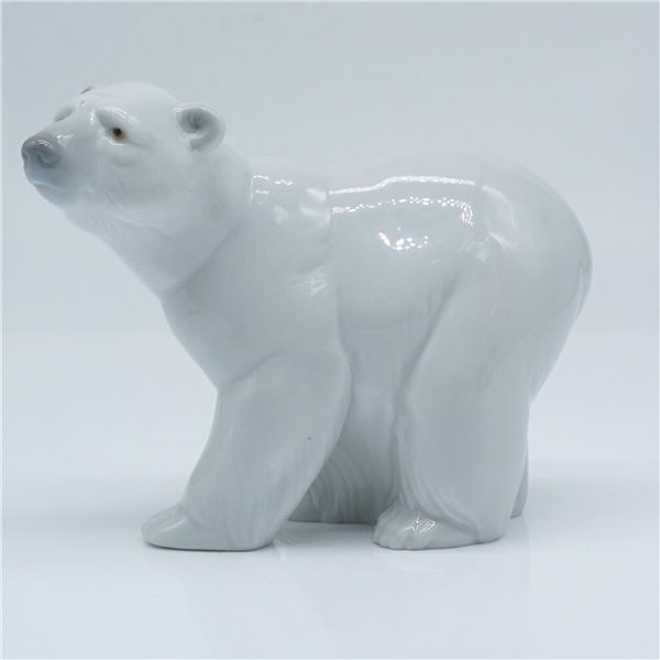 Lladro Porcelain Figurine, Attentive Polar Bear 1001207