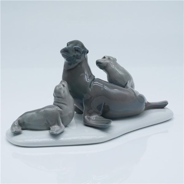 Signed Lladro Porcelain Figurine, Mini Seal Family 1005318