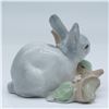 Image 4 : Lladro Porcelain Figurine, Rabbit Eating (Grey) 1004773