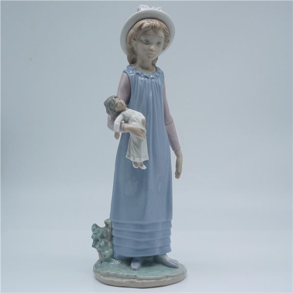 Lladro Porcelain Figurine, Belinda with Her Doll 1005045