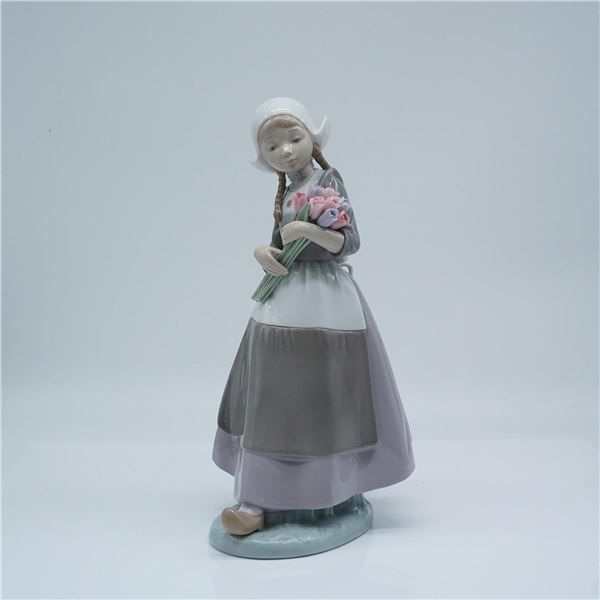 Lladro Porcelain Figurine, Dutch Girl Ingrid 1005065