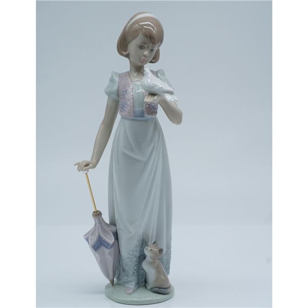 Lladro Porcelain Figurine, Summer Stroll 1007611