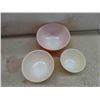 Image 2 : 3 Pyrex Nesting Mixing Bowls 