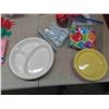 Image 3 : gift bags, disposable plates, cutlery, cups, napkins,