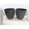 Image 3 : flower pots: 4 plastic, 3 teracotta+ ridgid utility mesh 3x15FT 
