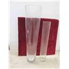 Image 2 : 4 tall glass vases with white sparkly twigs 