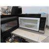 Image 2 : whirlpool over the range microwave with turntable 