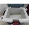Image 2 : rubbermaid cooler new or store return 