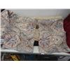 Image 2 : Comforter, Reversible Bed Spread with 2 Pillow Shams 