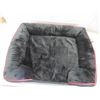 Image 2 : Black red Dog Bed 28''x24''