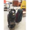 Image 2 : 2 Golf Bags, 7 TNT Right Handed Clubs 