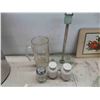 Image 4 : Garbage Can, Paper Towel Holder, Gravy Boat, Wine Art