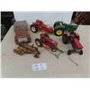 Image 1 : 5 Metal Tractors: Massey Ferguson, International, John 