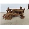 Image 8 : 5 Metal Tractors: Massey Ferguson, International, John 