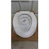 Image 2 : Toilet seat cover white - New or Store Return  