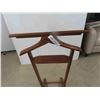 Image 2 : Gentleman Stand 