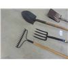 Image 2 : 4 Hand Yard Tools: Potato Fork, Rake, Spade, Shovel 