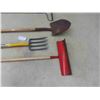 Image 2 : 4 Hand Yard Tools: Spade, Potato Fork, 2 Rakes 