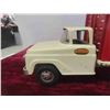 Image 2 : Tonka Pressed Metal Stake Box Truck 16 1/2'' x 7 1/2'' x 5 1/2'' 
